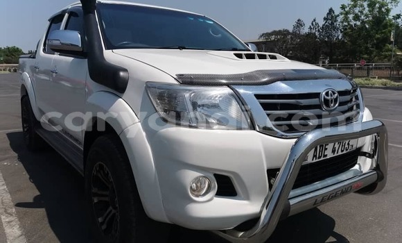 Acheter Occasion Voiture Toyota Hilux Blanc à Kitwe, Zambie Acheter Occasion Voiture Toyota Hilux Blanc à Kitwe, Zambie