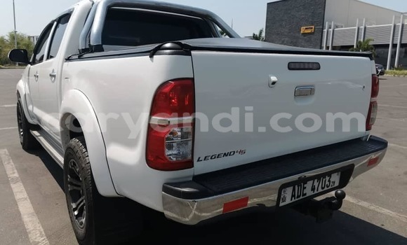 Acheter Occasion Voiture Toyota Hilux Blanc à Kitwe, Zambie Acheter Occasion Voiture Toyota Hilux Blanc à Kitwe, Zambie