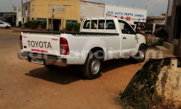 Acheter Occasion Voiture Toyota Hilux Blanc à Kitwe, Zambie Acheter Occasion Voiture Toyota Hilux Blanc à Kitwe, Zambie