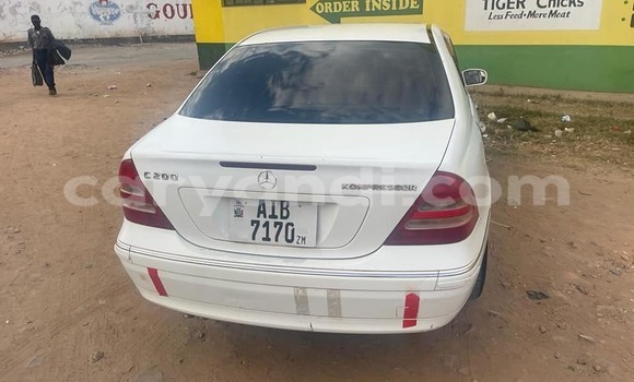 Acheter Occasion Voiture Mercedes-Benz C-Classe Blanc à Kitwe, Zambie Acheter Occasion Voiture Mercedes-Benz C-Classe Blanc à Kitwe, Zambie