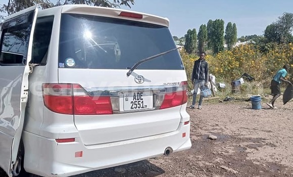 Acheter Occasion Voiture Toyota Alphard Blanc à Kitwe, Zambie Acheter Occasion Voiture Toyota Alphard Blanc à Kitwe, Zambie
