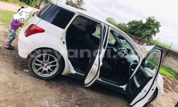 Acheter Occasion Voiture Toyota IST Blanc à Lusaka, Zambie Acheter Occasion Voiture Toyota IST Blanc à Lusaka, Zambie