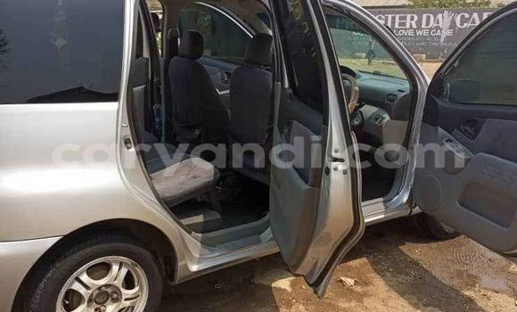 Acheter Occasion Voiture Toyota FunCargo Gris à Lusaka, Zambie Acheter Occasion Voiture Toyota FunCargo Gris à Lusaka, Zambie