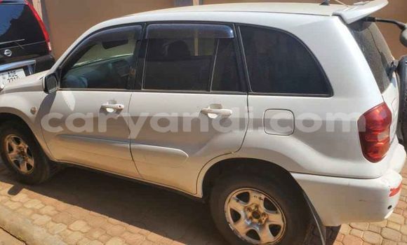 Nunua Ilio tumika Toyota RAV4 Nyeupe Gari ndani ya Lusaka nchini Zambia