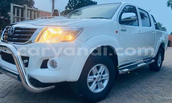 Acheter Occasion Voiture Toyota Hilux Blanc à Lusaka, Zambie Acheter Occasion Voiture Toyota Hilux Blanc à Lusaka, Zambie