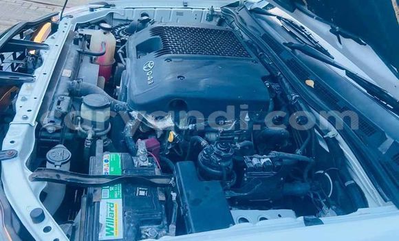 Acheter Occasion Voiture Toyota Hilux Blanc à Lusaka, Zambie Acheter Occasion Voiture Toyota Hilux Blanc à Lusaka, Zambie