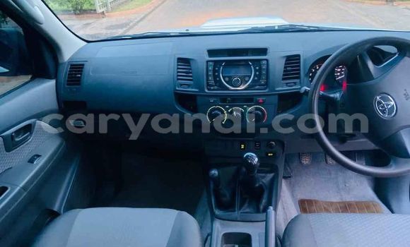 Acheter Occasion Voiture Toyota Hilux Blanc à Lusaka, Zambie Acheter Occasion Voiture Toyota Hilux Blanc à Lusaka, Zambie