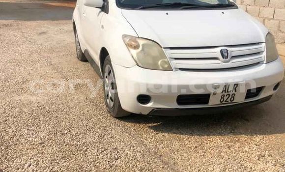 Acheter Occasion Voiture Toyota IST Blanc à Lusaka, Zambie Acheter Occasion Voiture Toyota IST Blanc à Lusaka, Zambie