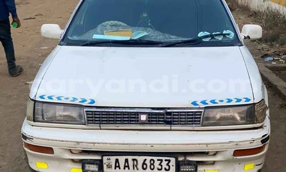Acheter Occasion Voiture Toyota Corolla Blanc à Lusaka, Zambie