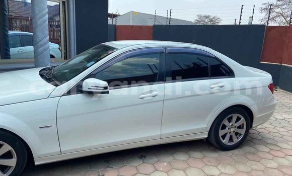 Acheter Occasion Voiture Mercedes‒Benz C–Class Blanc à Lusaka, Zambie