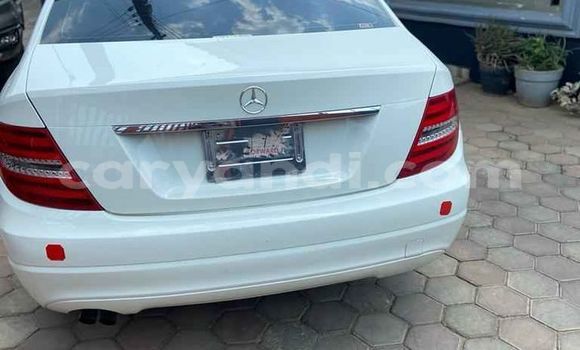 Acheter Occasion Voiture Mercedes‒Benz C–Class Blanc à Lusaka, Zambie Acheter Occasion Voiture Mercedes‒Benz C–Class Blanc à Lusaka, Zambie