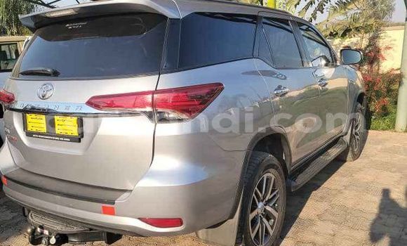 Acheter Occasion Voiture Toyota Fortuner Gris à Lusaka, Zambie Acheter Occasion Voiture Toyota Fortuner Gris à Lusaka, Zambie
