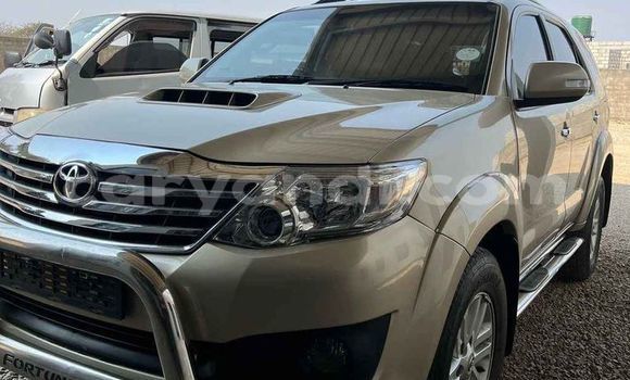 Acheter Occasion Voiture Toyota Fortuner Marron à Lusaka, Zambie