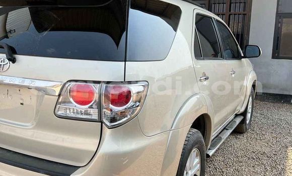 Acheter Occasion Voiture Toyota Fortuner Marron à Lusaka, Zambie Acheter Occasion Voiture Toyota Fortuner Marron à Lusaka, Zambie