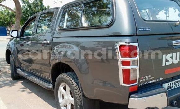 Acheter Occasion Voiture Isuzu KB Noir à Lusaka, Zambie Acheter Occasion Voiture Isuzu KB Noir à Lusaka, Zambie