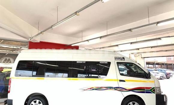 Buy Used Toyota Hiace White Car in Lusaka in Zambia Buy Used Toyota Hiace White Car in Lusaka in Zambia
