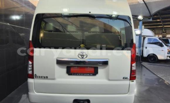Acheter Occasion Voiture Toyota Hiace Blanc à Lusaka, Zambie