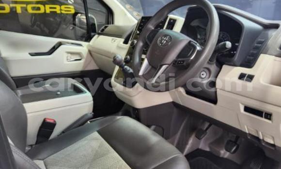 Tenga Tsaru Toyota Hiace Chena Mota in Lusaka in Zambia Tenga Tsaru Toyota Hiace Chena Mota in Lusaka in Zambia