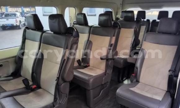 Tenga Tsaru Toyota Hiace Chena Mota in Lusaka in Zambia Tenga Tsaru Toyota Hiace Chena Mota in Lusaka in Zambia