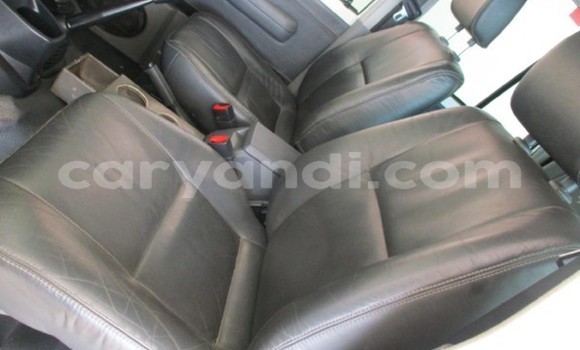 Nunua Ilio tumika Toyota Land Cruiser Nyeupe Gari ndani ya Lusaka nchini Zambia Nunua Ilio tumika Toyota Land Cruiser Nyeupe Gari ndani ya Lusaka nchini Zambia