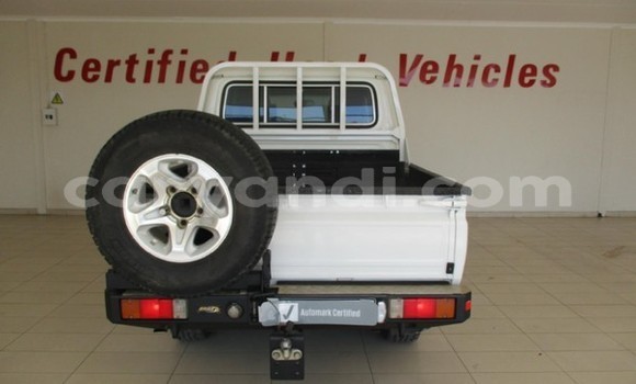 Nunua Ilio tumika Toyota Land Cruiser Nyeupe Gari ndani ya Lusaka nchini Zambia Nunua Ilio tumika Toyota Land Cruiser Nyeupe Gari ndani ya Lusaka nchini Zambia
