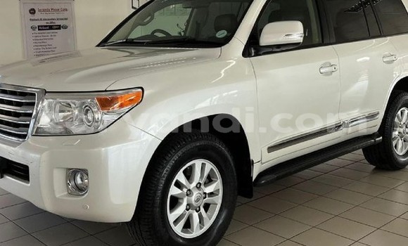 Nunua Ilio tumika Toyota Land Cruiser Prado Nyeupe Gari ndani ya Lusaka nchini Zambia Nunua Ilio tumika Toyota Land Cruiser Prado Nyeupe Gari ndani ya Lusaka nchini Zambia