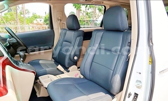 Nunua Ilio tumika Toyota Vellfire Nyeupe Gari ndani ya Lusaka nchini Zambia Nunua Ilio tumika Toyota Vellfire Nyeupe Gari ndani ya Lusaka nchini Zambia