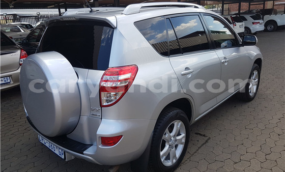 Acheter Occasion Voiture Toyota RAV4 Gris à Chingola, Zambie Acheter Occasion Voiture Toyota RAV4 Gris à Chingola, Zambie