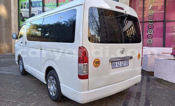 Nunua Ilio tumika Toyota Hiace Nyeupe Gari ndani ya Chilanga nchini Lusaka Nunua Ilio tumika Toyota Hiace Nyeupe Gari ndani ya Chilanga nchini Lusaka