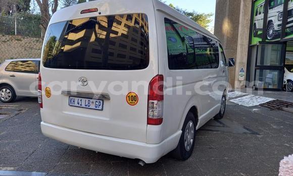 Tenga Tsaru Toyota Hiace Chena Mota in Chilanga in Lusaka Tenga Tsaru Toyota Hiace Chena Mota in Chilanga in Lusaka