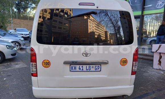 Tenga Tsaru Toyota Hiace Chena Mota in Chilanga in Lusaka Tenga Tsaru Toyota Hiace Chena Mota in Chilanga in Lusaka