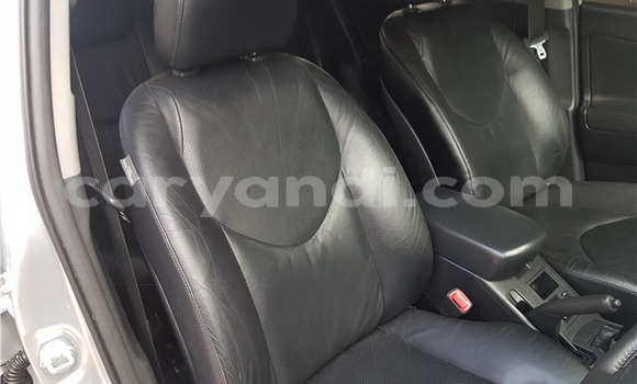 Acheter Occasion Voiture Toyota RAV4 Gris à Chingola, Zambie Acheter Occasion Voiture Toyota RAV4 Gris à Chingola, Zambie