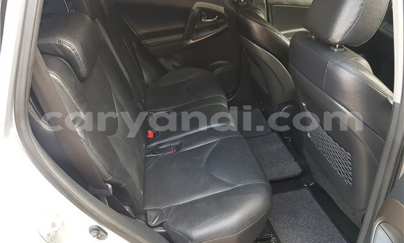Acheter Occasion Voiture Toyota RAV4 Gris à Chingola, Zambie Acheter Occasion Voiture Toyota RAV4 Gris à Chingola, Zambie