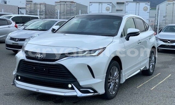 Buy Used Toyota Harrier White Car in Lusaka in Zambia