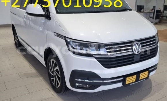 Nunua Ilio tumika Volkswagen Caravelle Nyeupe Gari ndani ya Lusaka nchini Zambia