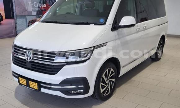 Buy Used Volkswagen Caravelle White Car in Lusaka in Zambia Buy Used Volkswagen Caravelle White Car in Lusaka in Zambia