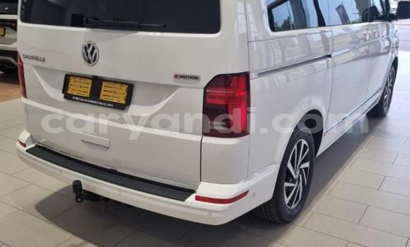 Buy Used Volkswagen Caravelle White Car in Lusaka in Zambia Buy Used Volkswagen Caravelle White Car in Lusaka in Zambia