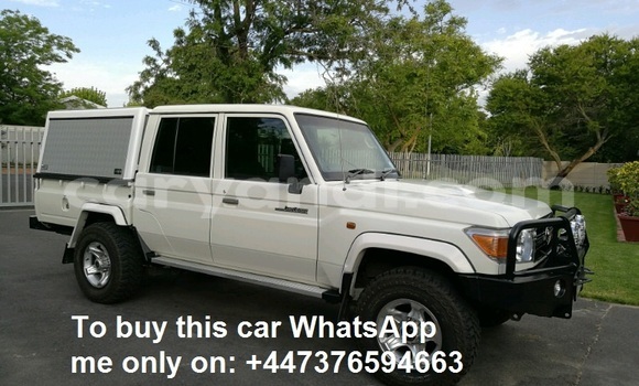 Acheter Occasion Voiture Toyota Land Cruiser Blanc à Lusaka, Zambie