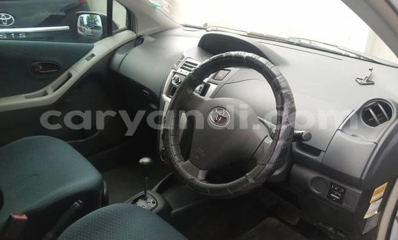 Acheter Occasion Voiture Toyota Vitz Gris à Kitwe, Zambie Acheter Occasion Voiture Toyota Vitz Gris à Kitwe, Zambie