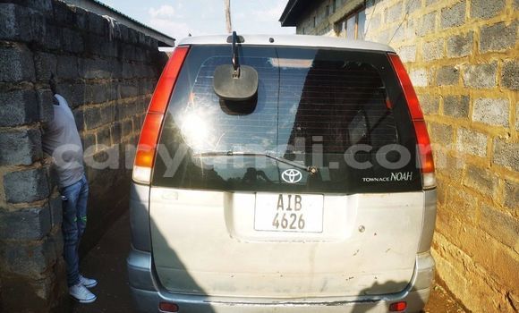 Acheter Occasion Voiture Toyota Noah Gris à Kitwe, Zambie Acheter Occasion Voiture Toyota Noah Gris à Kitwe, Zambie