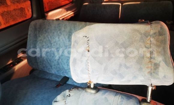 Acheter Occasion Voiture Toyota Noah Gris à Kitwe, Zambie Acheter Occasion Voiture Toyota Noah Gris à Kitwe, Zambie