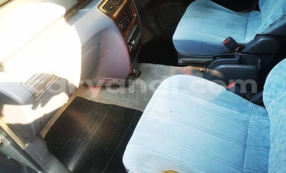 Acheter Occasion Voiture Toyota Noah Gris à Kitwe, Zambie Acheter Occasion Voiture Toyota Noah Gris à Kitwe, Zambie