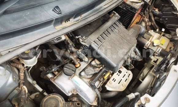 Acheter Occasion Voiture Toyota Vitz Gris à Kitwe, Zambie Acheter Occasion Voiture Toyota Vitz Gris à Kitwe, Zambie