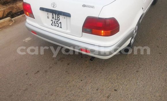 Acheter Occasion Voiture Toyota Corolla Blanc à Kitwe, Zambie Acheter Occasion Voiture Toyota Corolla Blanc à Kitwe, Zambie