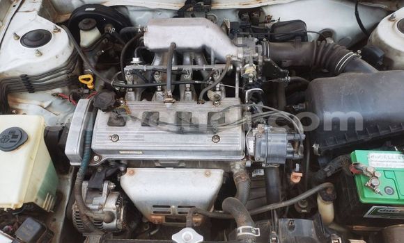 Acheter Occasion Voiture Toyota Corolla Blanc à Kitwe, Zambie Acheter Occasion Voiture Toyota Corolla Blanc à Kitwe, Zambie