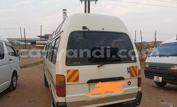 Acheter Occasion Voiture Toyota Hiace Blanc à Kitwe, Zambie Acheter Occasion Voiture Toyota Hiace Blanc à Kitwe, Zambie