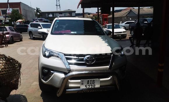 Acheter Occasion Voiture Toyota Fortuner Blanc à Kitwe, Zambie Acheter Occasion Voiture Toyota Fortuner Blanc à Kitwe, Zambie