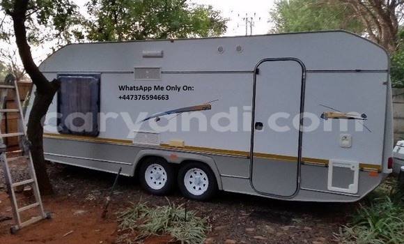 Acheter Occasion Voiture Toyota RAV4 Blanc à Lusaka, Zambie