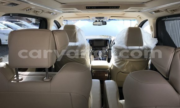 Acheter Occasion Voiture Toyota Alphard Blanc à Lusaka, Zambie Acheter Occasion Voiture Toyota Alphard Blanc à Lusaka, Zambie