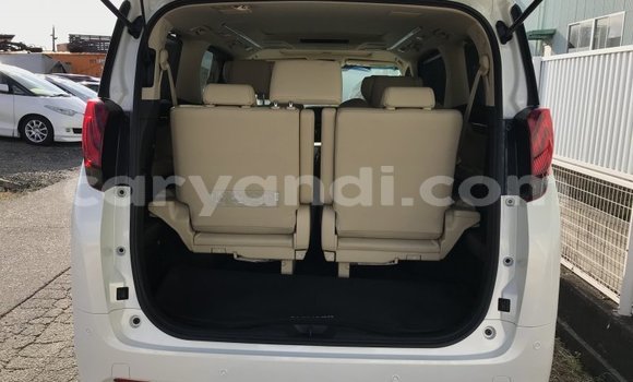 Acheter Occasion Voiture Toyota Alphard Blanc à Lusaka, Zambie Acheter Occasion Voiture Toyota Alphard Blanc à Lusaka, Zambie